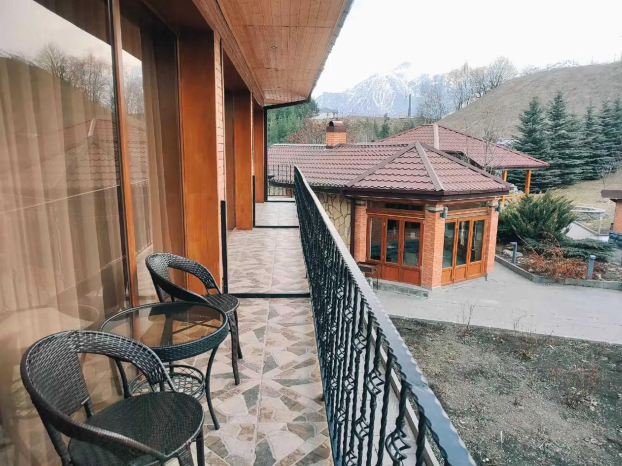 Vardisubani Villa Kazbegi Εξωτερικό φωτογραφία